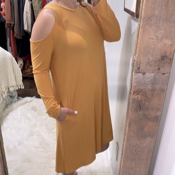 Zenana Premium cold shoulder mustard color Jersey knit dress size large - Picture 2 of 5